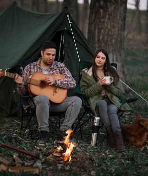 full-shot-couple-making-music (1)